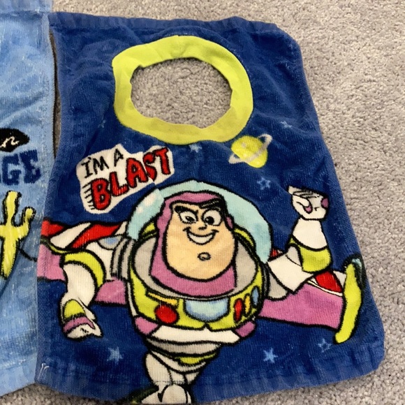 Bundle of Disney Pixar Toy Story Woody & Buzz Lightyear (2 Bibs) - Picture 3 of 4